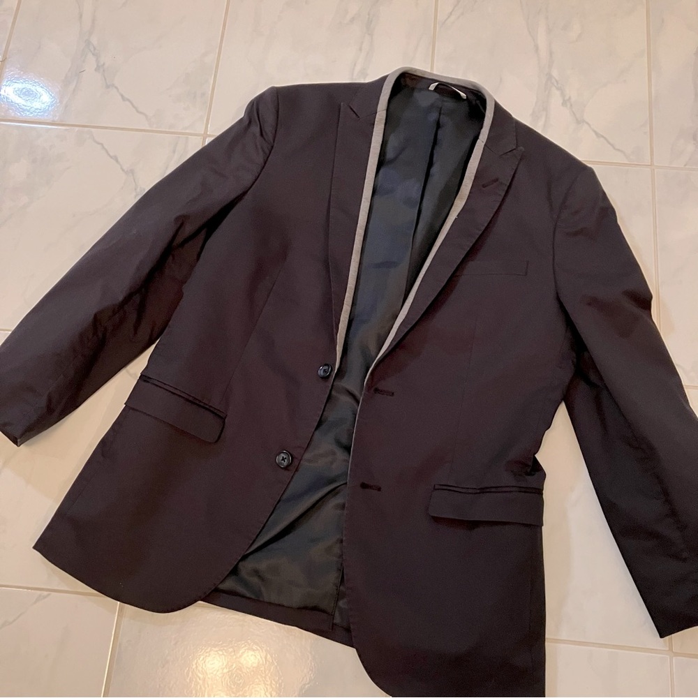 Mexx metropolitan dark blue button up blazer.  Grey trim EUC!!